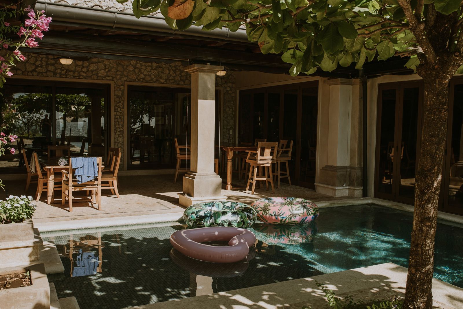 pangas beach club en tamarindo