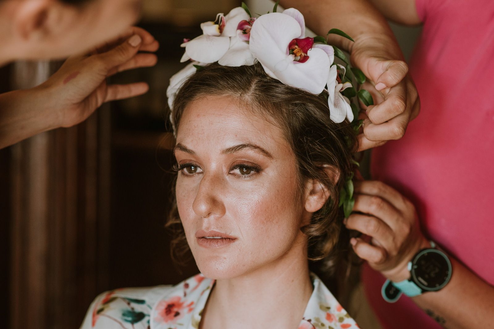 tocado de flores de la novia