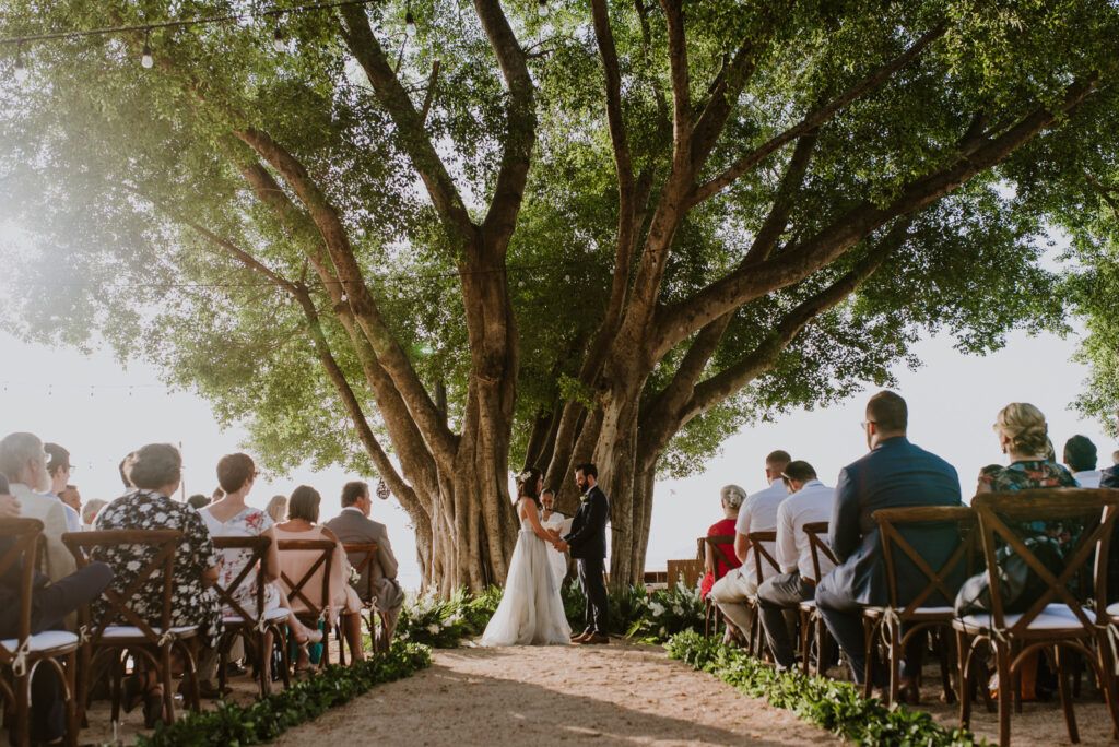 Boda al atardecer en Pangas Beach Club Costa Rica