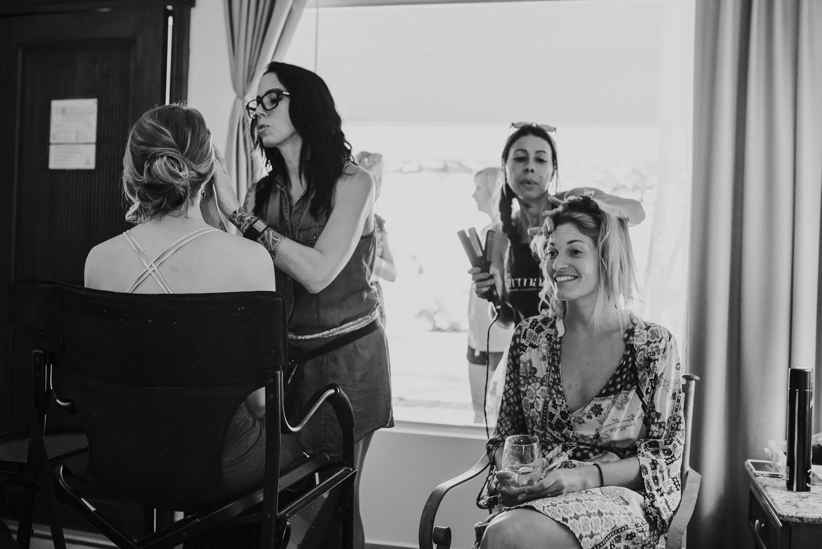preparativos de la novia y su familia
