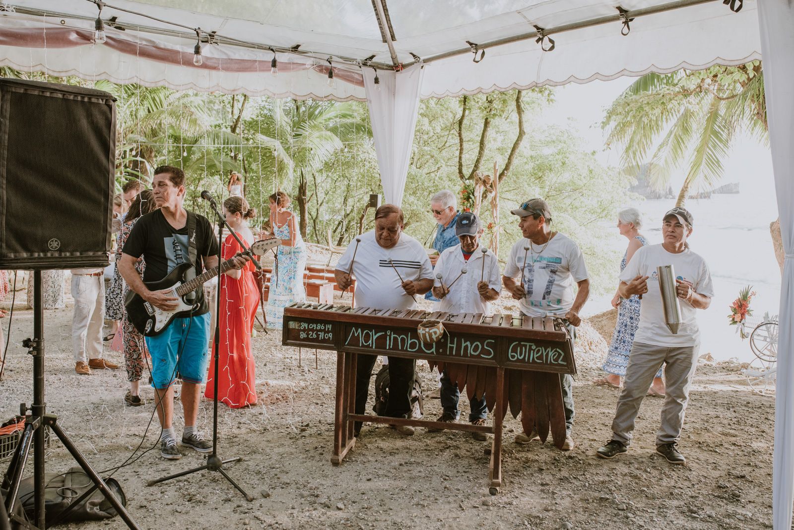 grupo de música para amenizar la ceremonia
